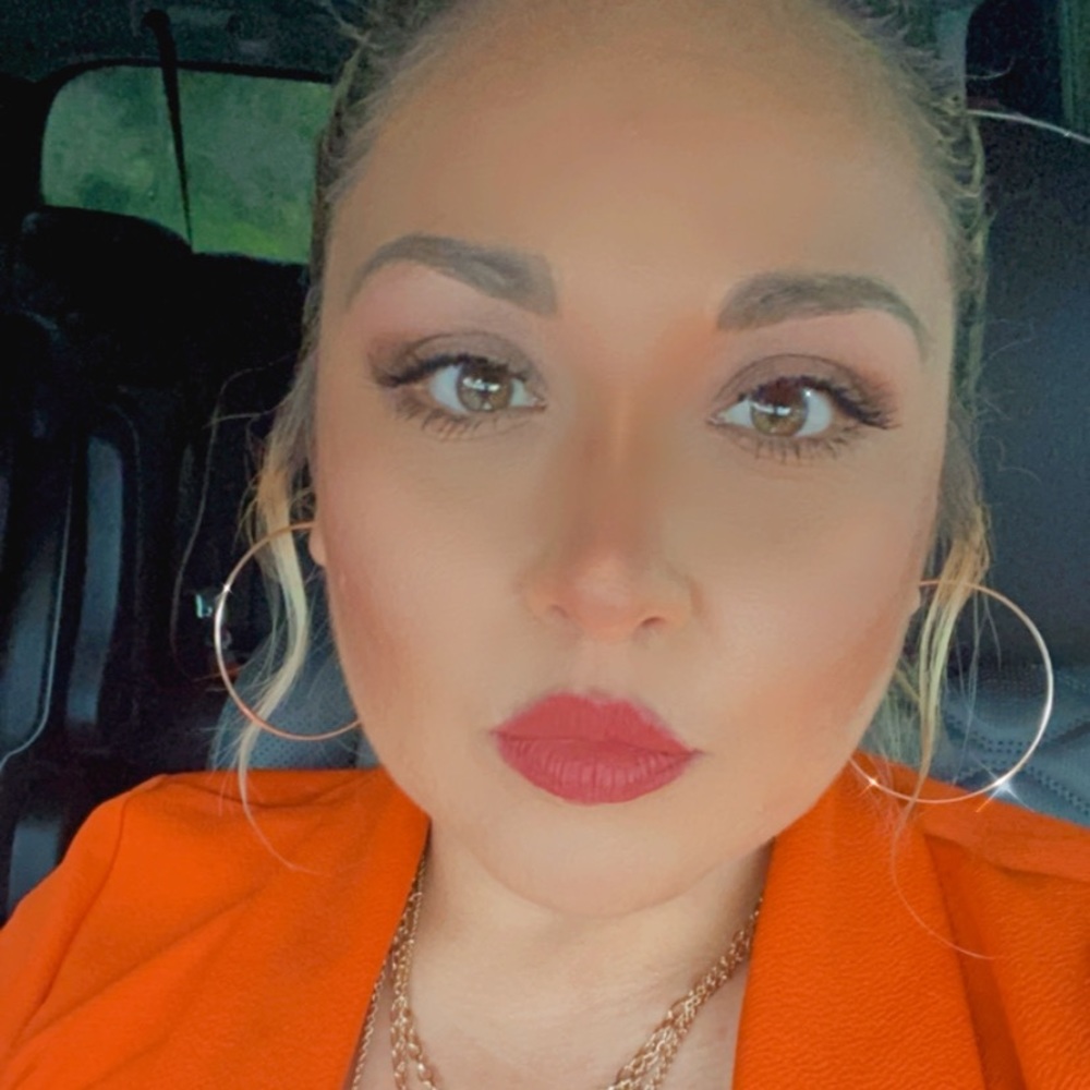 Meet your Posher, Milissa